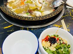 -尚品牛味汤锅火锅(康定总店)