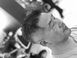 -尼特斯男士发型馆