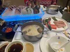 -红鼎豆捞·非遗鲍皇汤火锅(宝丰路店)