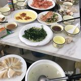 图片是299团购。阿姨忙前忙后问我们口味合不合适