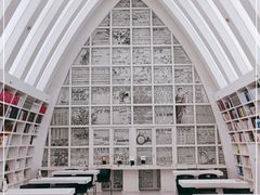 -钟书阁(松江泰晤士小镇店)