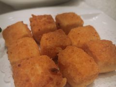 招牌炸脆皮石磨金沙豆腐-四季海鲜酒楼·粤菜·早茶·宴会(南山中心区店)