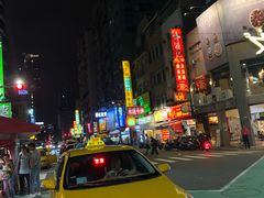 -六合夜市