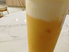 -顶东面包花园·生日蛋糕(世博店)
