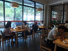 大堂-小六汤包·老字号·中华名小吃(兴庆路店)