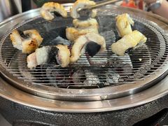 -围炉肉舍•炭烤活鳗•丹东海鲜烤肉(步行街店)