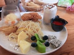 -more than meow吴止猫主题餐厅(承德 中船汇店)