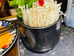 -老牌坊云南鱼豆花火锅(哈西万达店)