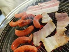 -围炉肉舍•炭烤活鳗•丹东海鲜烤肉(步行街店)