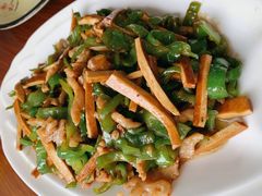 青椒香干肉丝-胡子饮食店