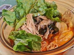 -满格嗦新疆椒麻鸡火锅.炒米粉(川大江安校区店)