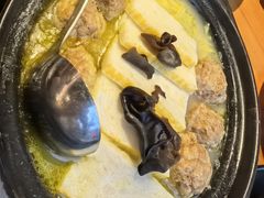 荆州鱼糕圆-莲餐厅·湖北菜·潜江小龙虾店(愚园路店)