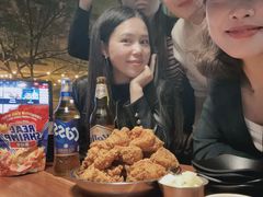 -BHC炸鸡(明洞总店)