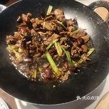 三个人四道菜，共消费150元左右。正宗好吃还不贵！