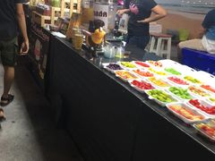 -席娜卡琳火车铁道夜市