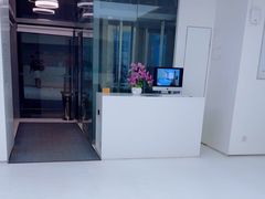 -卡罗酒店(东门晒布地铁站店)