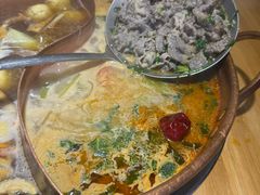 -洱火云南酸菜牛肉火锅(石景山当代商城店)