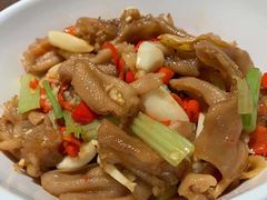 爆炒无骨鸭掌-费大厨辣椒炒肉(黄兴中心广场店)