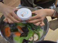 蓄势待发的螃蟹-北大家园食堂