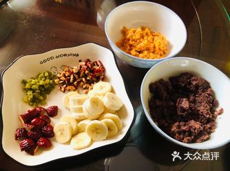 经鉴定豆沙馅最好吃，其次是香蕉馅和肉松馅