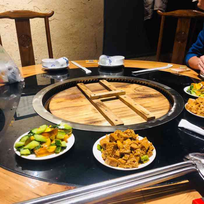 开车一小时,从中州大道北三环到帝湖花园附近,就为了