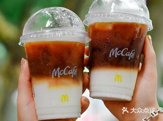 麦咖啡新品｜一口海盐焦糖，一起云看海