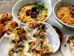 -李与白包子铺(桐梓林店)