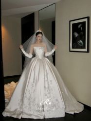 点击看大图 -Renee芮亦婚纱