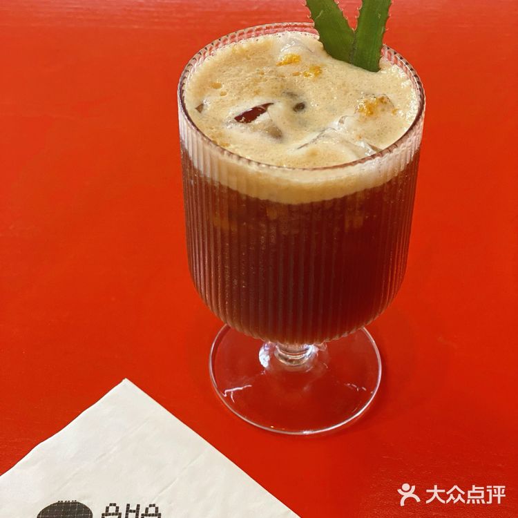合作村有一家超好吃的汉堡店,门头吸引了我的注意