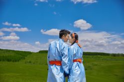 点击看大图 -苏雅影像蒙古婚纱摄影工作室