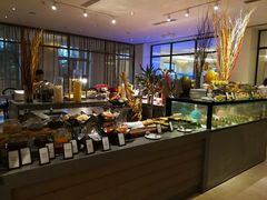 自助取餐区-海口绿发希尔顿酒店-田园汇自助餐·三文鱼·海鲜