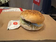 -必胜客(尹山湖歌林公园店)