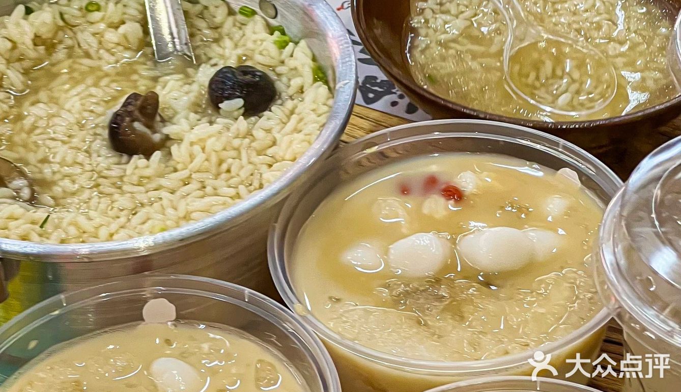 江汉路鸡汤饭朋友一碗接一碗…🈶️🈵️好吃！！！