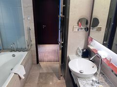 -上海龙之梦万丽酒店