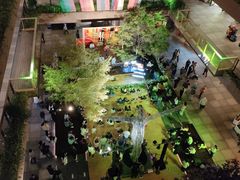 -瑞虹新天地月亮湾