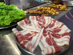 -马路牙子地桌烤肉(工体店)