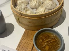 蟹粉蟹膏小笼双拼-馋三尺蟹粉小笼(人民广场店)
