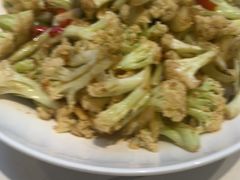 -阿瓦山寨·湘菜现炒·剁椒鱼头王(咸阳总店)