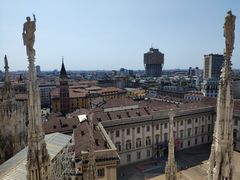 -文艺复兴百货(米兰大教堂广场店)