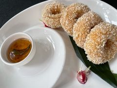 炸虾饼配泰国梅子酱-帕蓝·暹罗料理(大学路店)