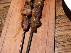 传统羊肉串-阿里家·新疆烤肉酒場 by MIG