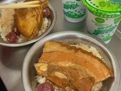 -梁阿婆廿年老牌扣肉糯米饭