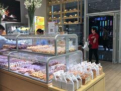 面包甜点陈列柜-好利来(乐堤港店)