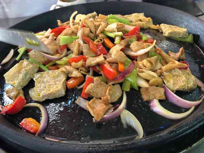 黔西花红树脚土烙锅(小十字店)-"性价比非常高两个人点了一个套餐