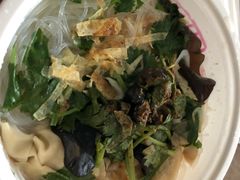 油豆腐百叶包粉丝汤-小杨生煎(乐坊虹井店)