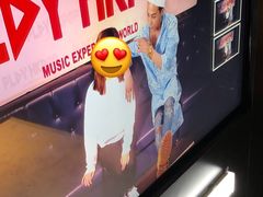 -PLAY HKPOP全息偶像演唱体验馆(威灵顿广场店)