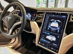 -TESLA 特斯拉(上海太古汇体验店)