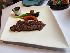 安格斯牛西冷牛排-乐意坊Alla Torre意大利手工披萨(陆家嘴旗舰店)