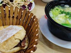 -闫家驴肉老店(华电一校店)