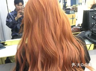 每年都在火的发色橙色头发妹妹，仙女轻橙色 